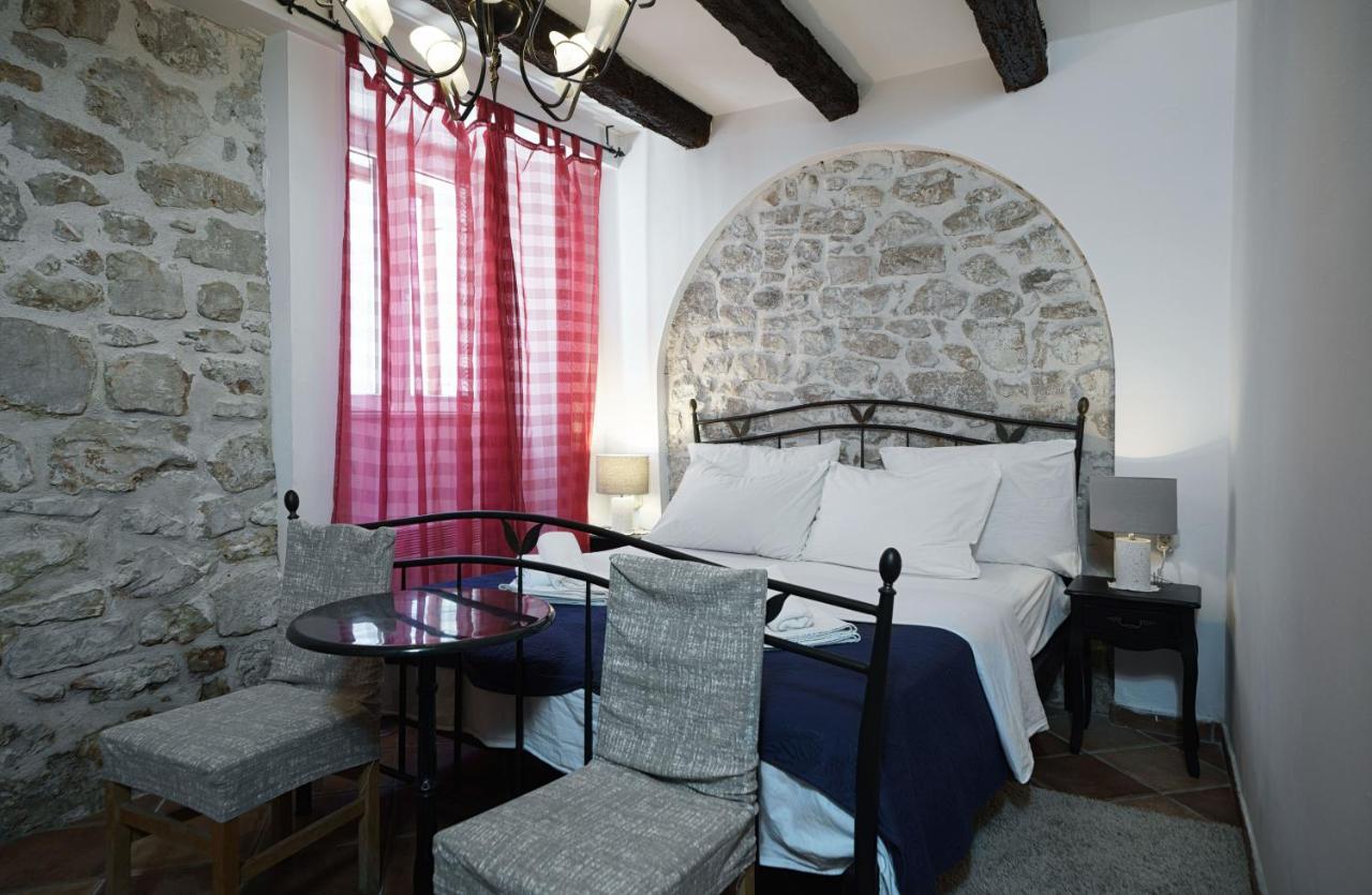 Heritage Residence In Center With Pool- Apartments Водице Стая снимка